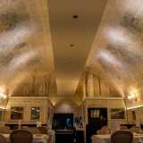 Pi� peculiare � il lavoro compiuto nel ristorante Il Borgo Antico in strada Palazzo di Citt�. Qui il pittore ha affrescato tutto il soffitto del locale per poi sfumare i contorni delle figure con il bianco per conferire loro un�aria pi� datata